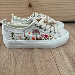 Floral Embroidered Canvas Sneakers